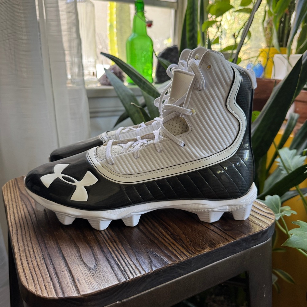 Under Armour Highlight RM Mens Football Cleats Black White 3021197-003 Size 9